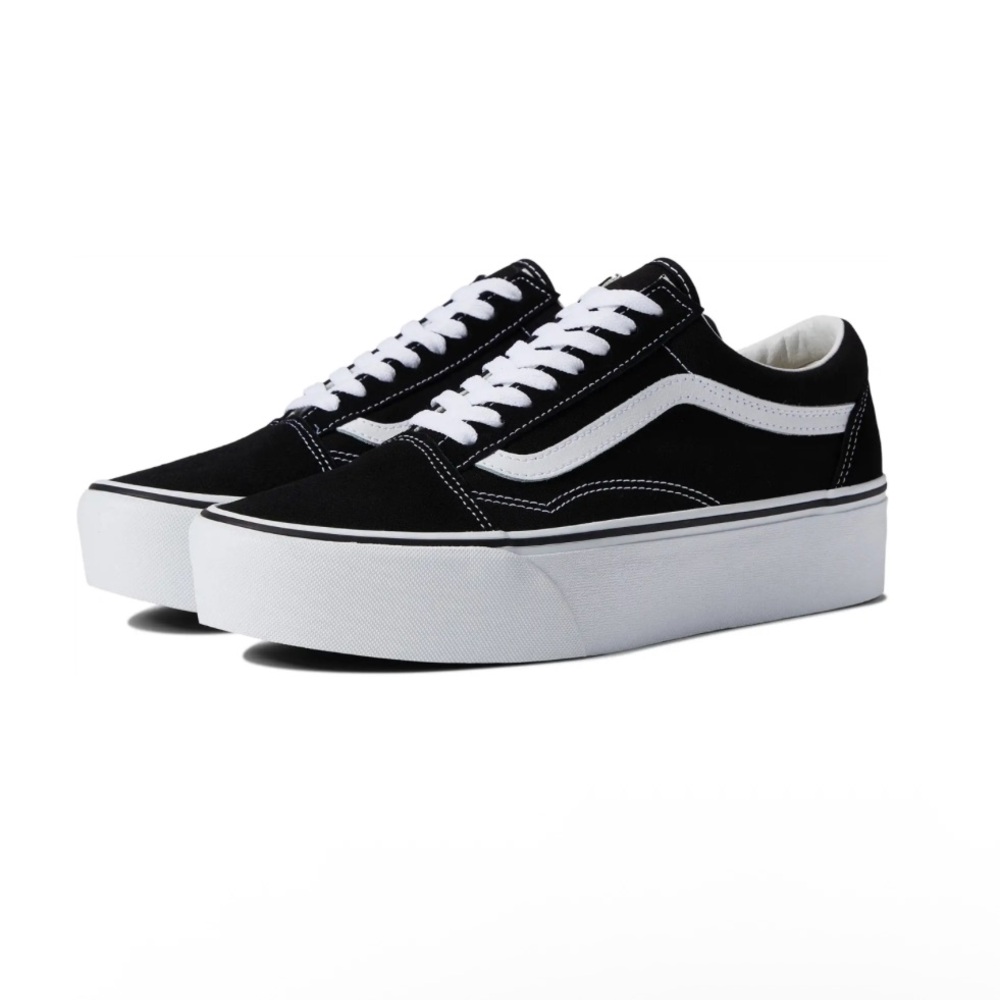 Vans Old Skool Stackform
Suede/Canvas Black/True White
Men's 6, Women's 7.5 -New